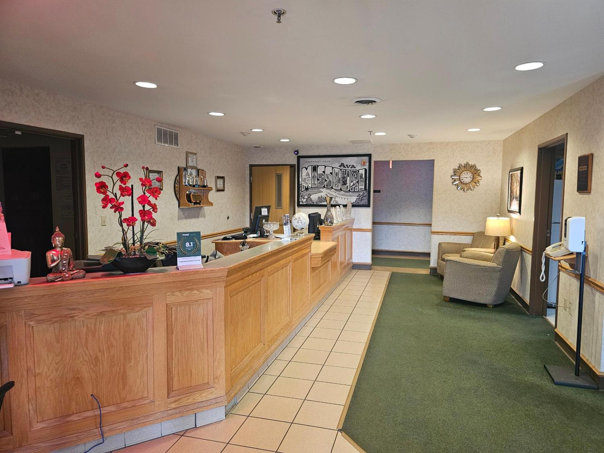 Super 8 By Wyndham Ava Motel Екстериор снимка