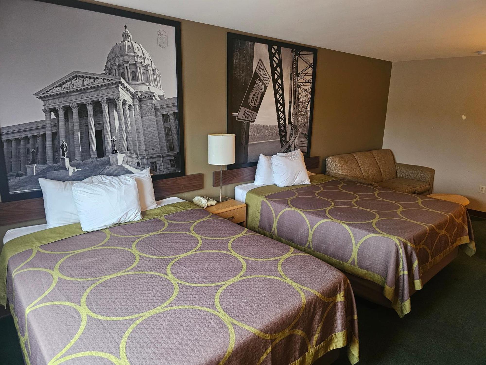 Super 8 By Wyndham Ava Motel Екстериор снимка