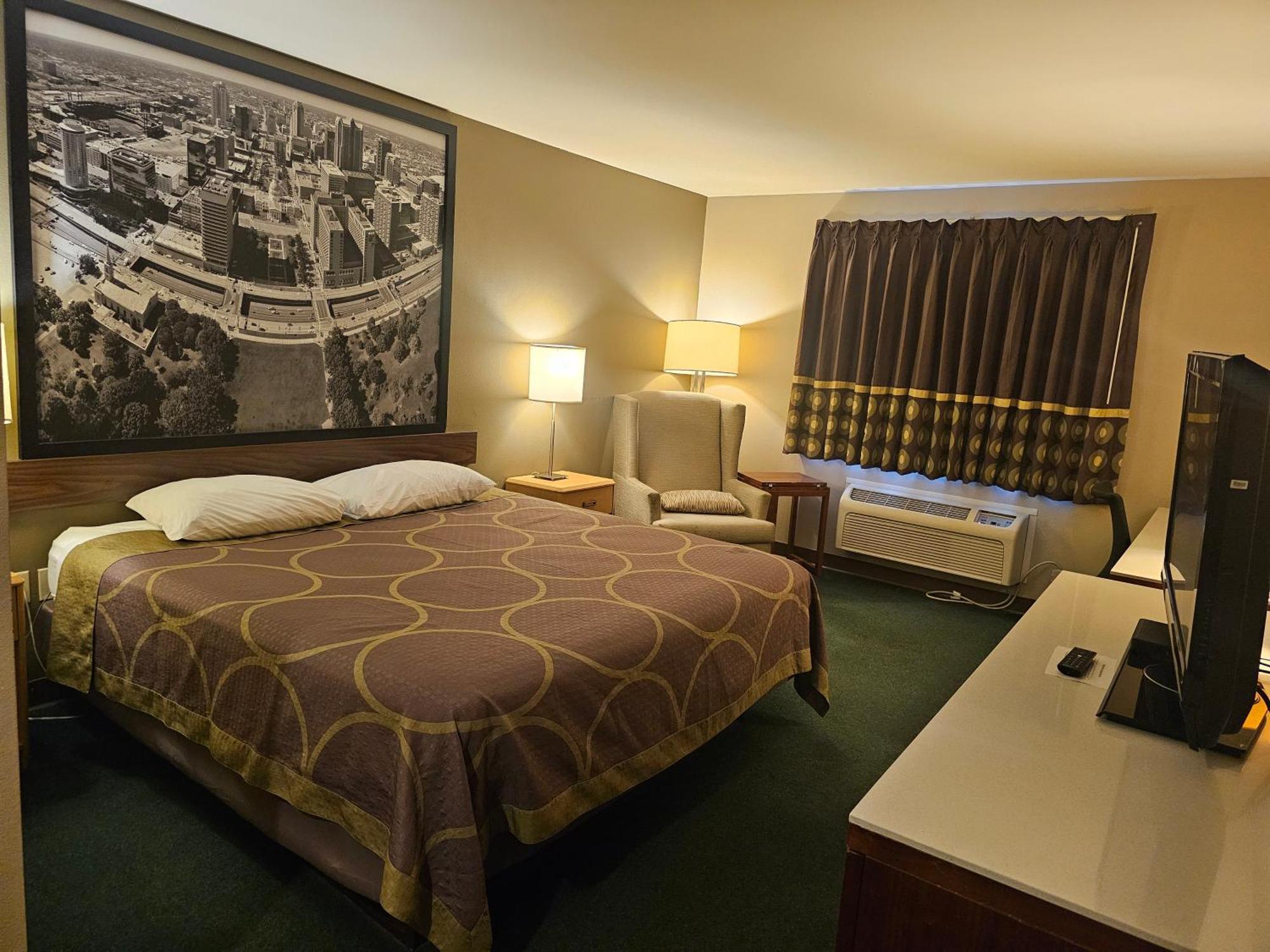 Super 8 By Wyndham Ava Motel Екстериор снимка