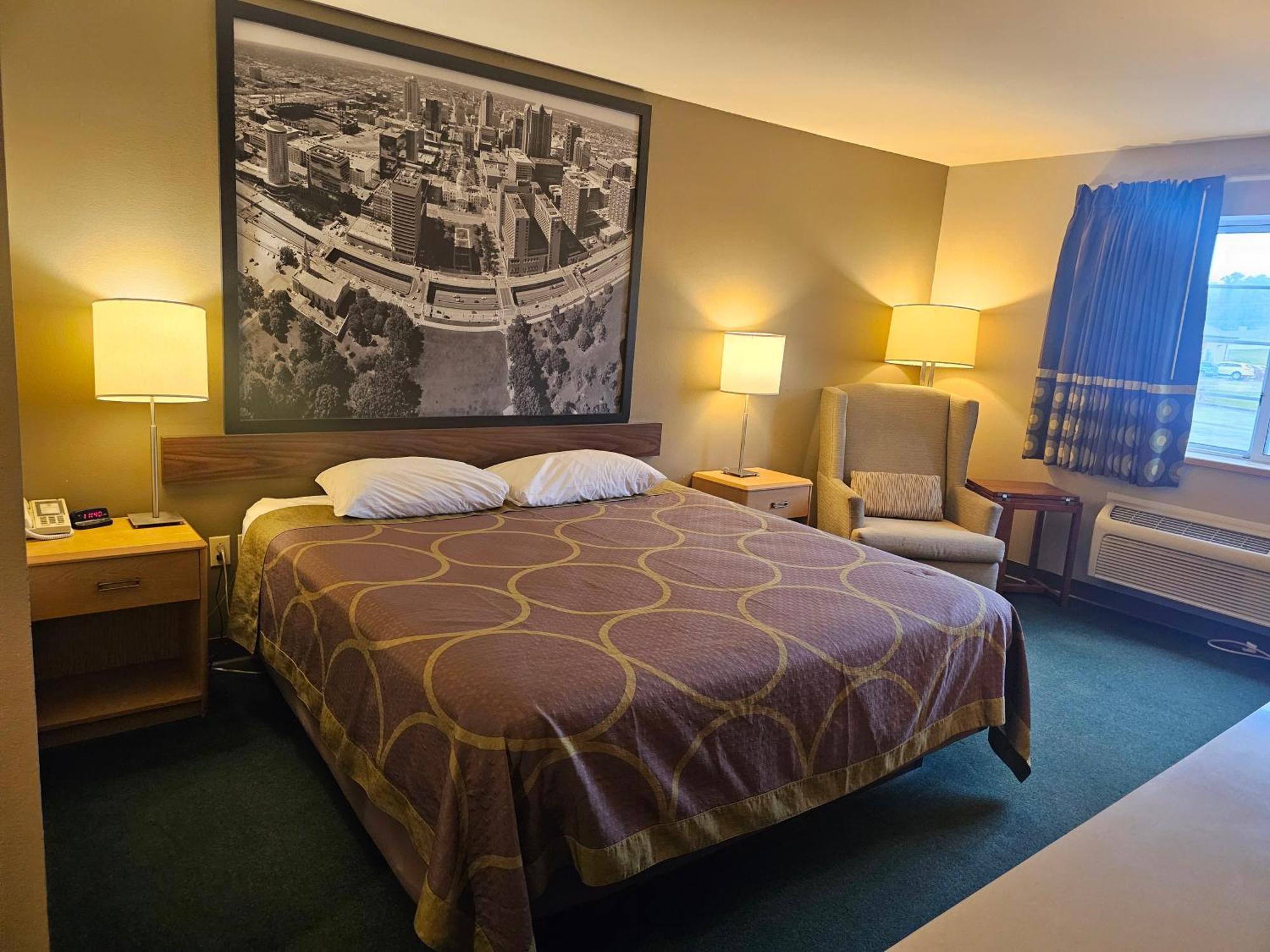Super 8 By Wyndham Ava Motel Екстериор снимка